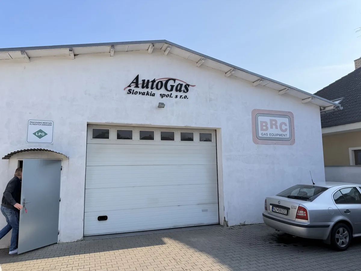 AutoGas Slovakia dielňa - čelný pohľad